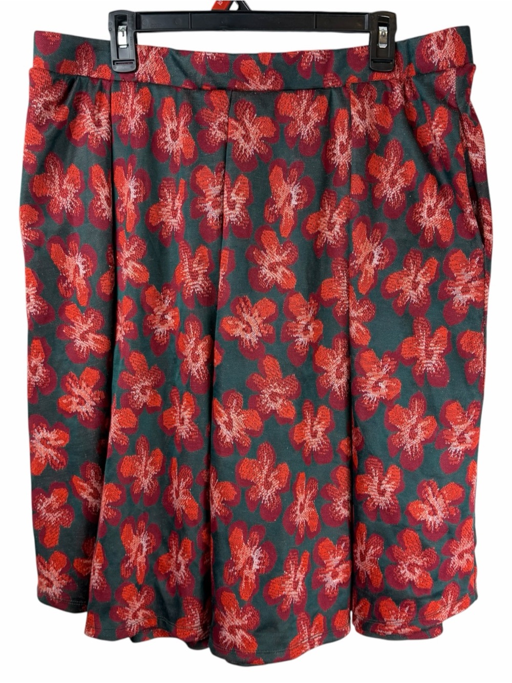 LuLaRoe Madison Skirt Womens 2XL Gray Red Orange Floral Pleated Pockets Knee